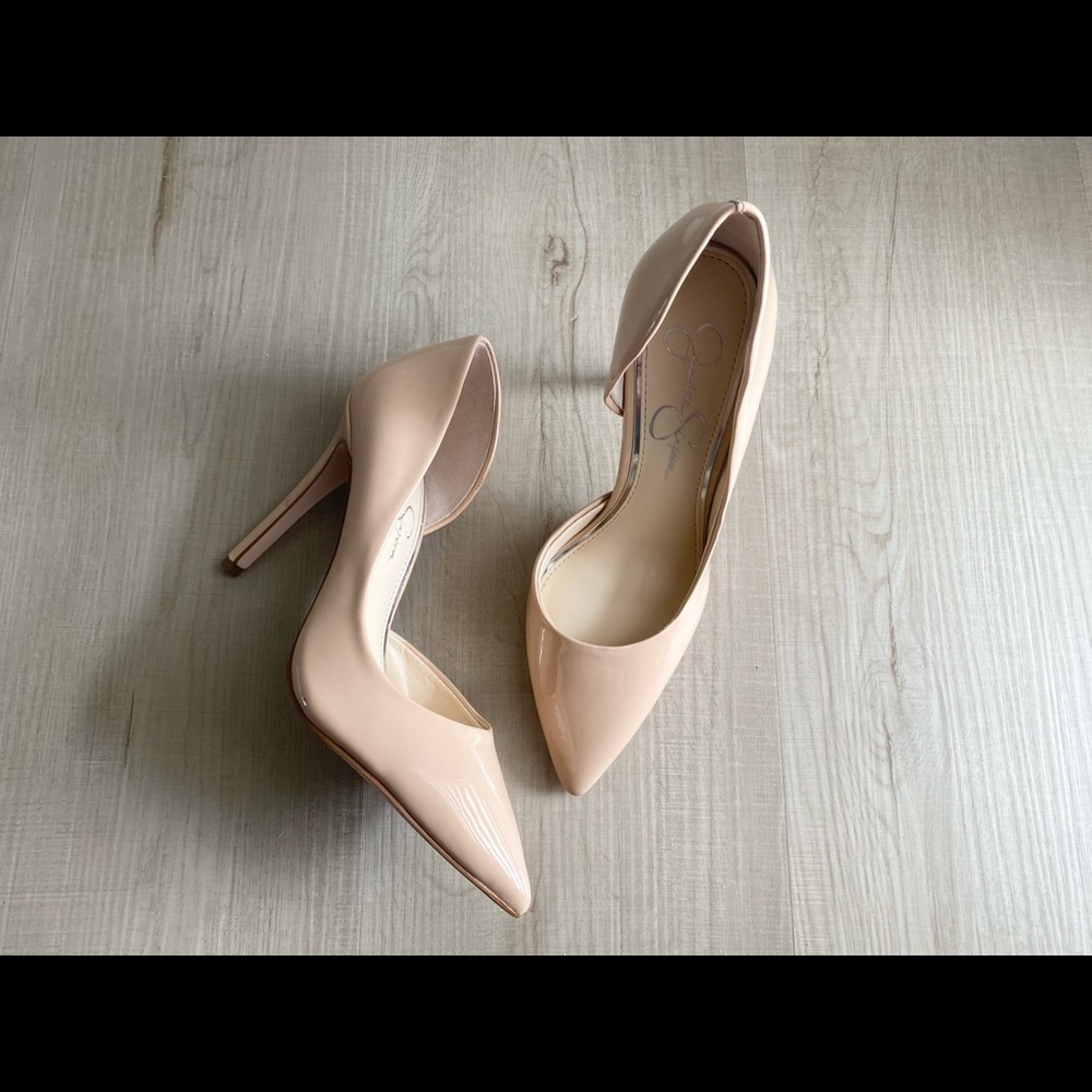 Jessica Simpson beige pumps✨